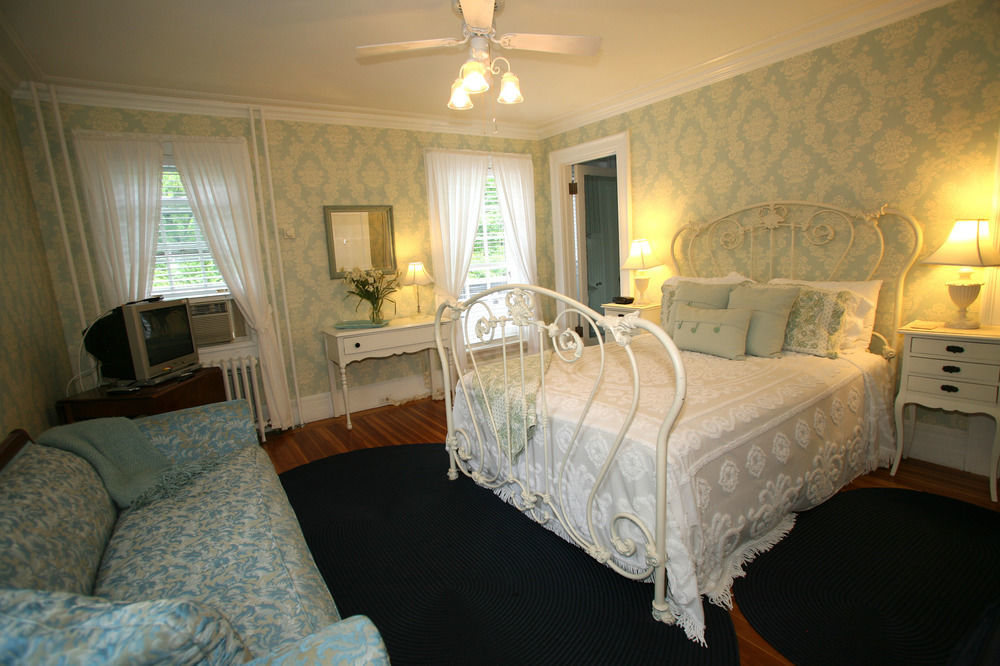 Four Chimneys Inn เบนนิงตัน ภายนอก รูปภาพ
