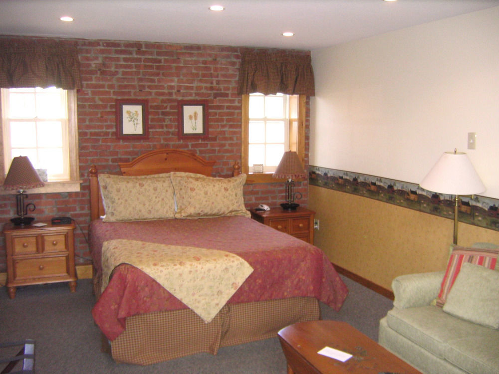 Four Chimneys Inn เบนนิงตัน ภายนอก รูปภาพ