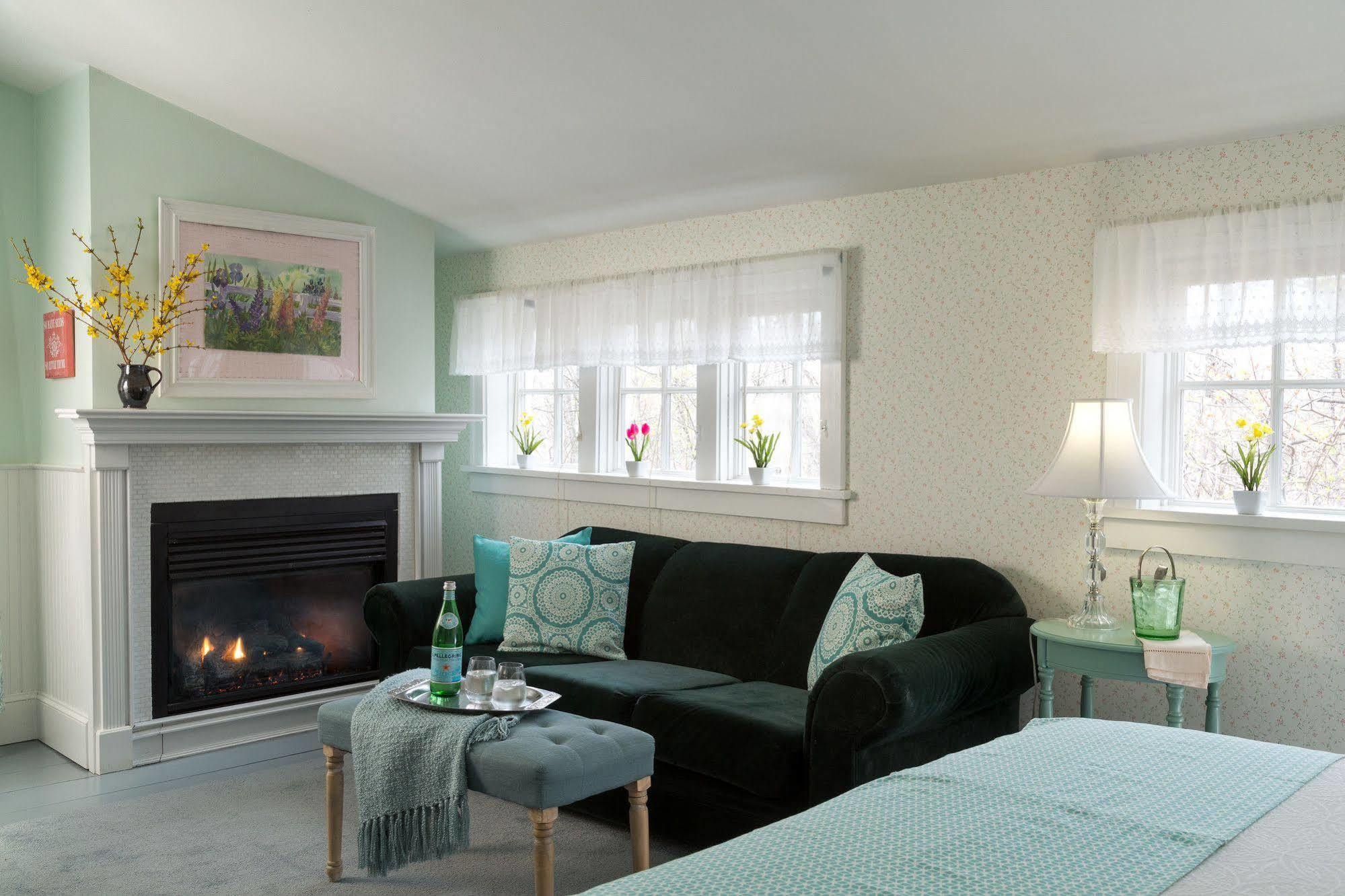 Four Chimneys Inn เบนนิงตัน ภายนอก รูปภาพ