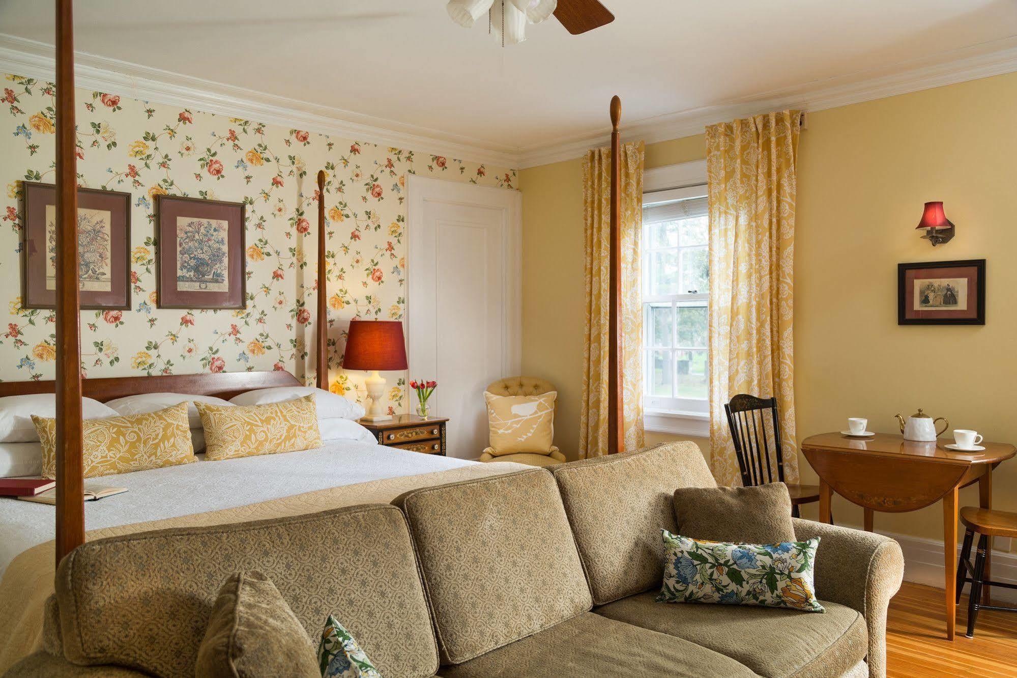 Four Chimneys Inn เบนนิงตัน ภายนอก รูปภาพ