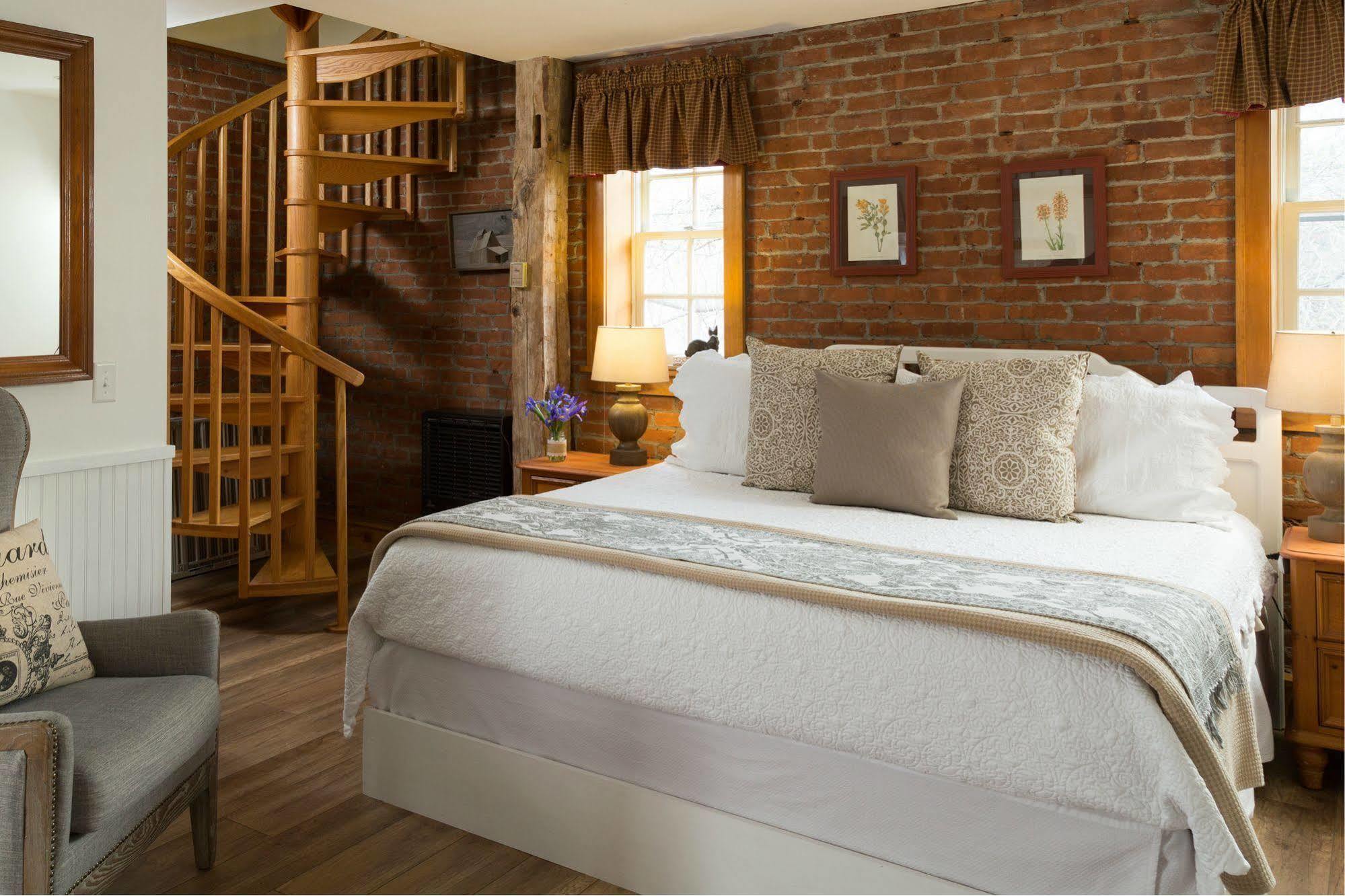 Four Chimneys Inn เบนนิงตัน ภายนอก รูปภาพ